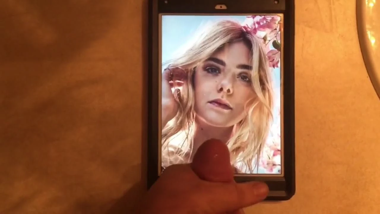 Elle fanning cum hyllning #8