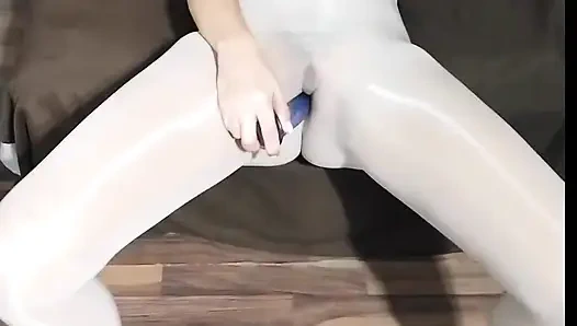 Активно Играю И Кончаю Сквозь Свои Новые Бесшовные Колготки
