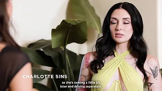 GIRLSway - charlotte sins hat eine affäre mit der stiefschwester aria sloane, während sie mit ihrer ehefrau telefoniert