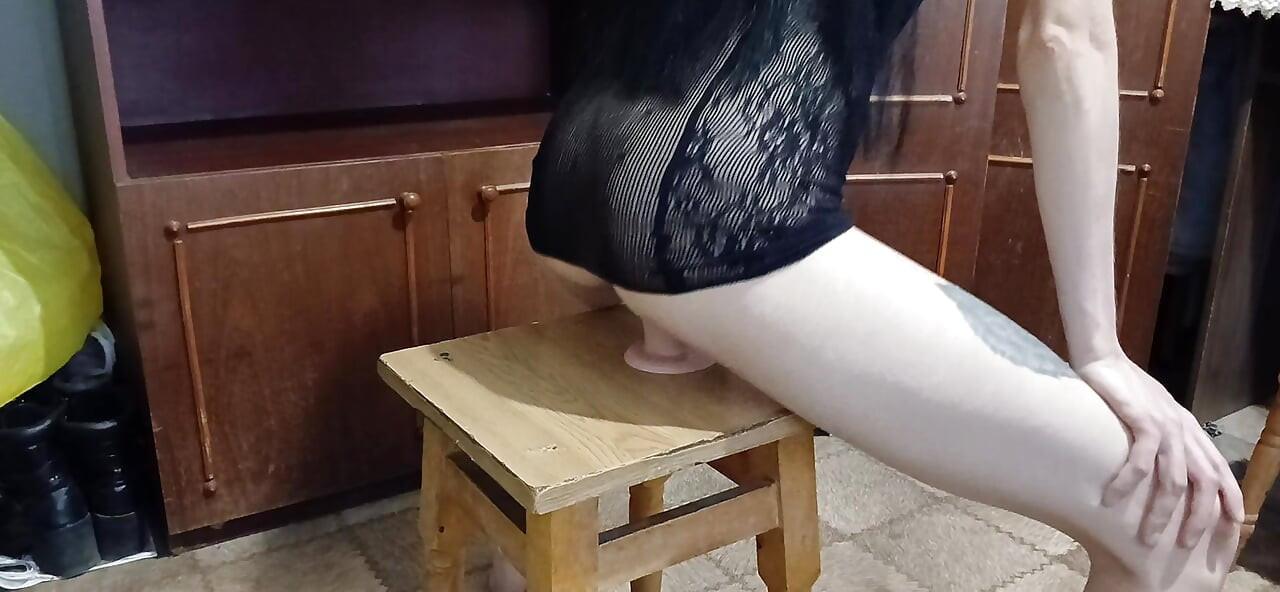 Jag knullar hårt med en dildo och kommer intensivt