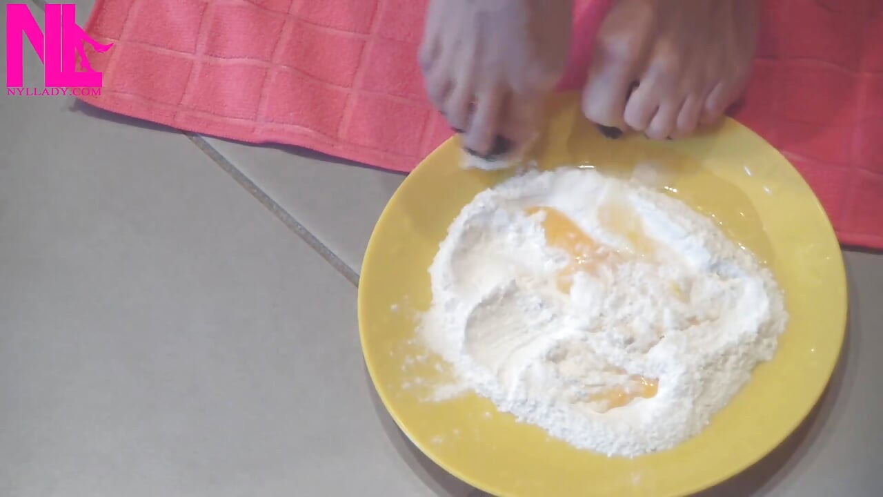 Faire de la pâte avec mes pieds nus