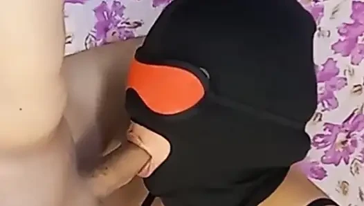 Emmeyi ve götten sikişmeyi seviyor