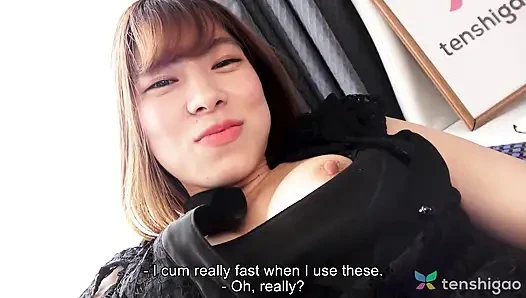 Хостесса из высокого класса Токийского клуба, мисс Ноно Сакураи раздевается