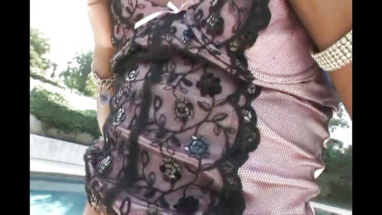 Eboni bertetek besar tidak puas dikongkek keras