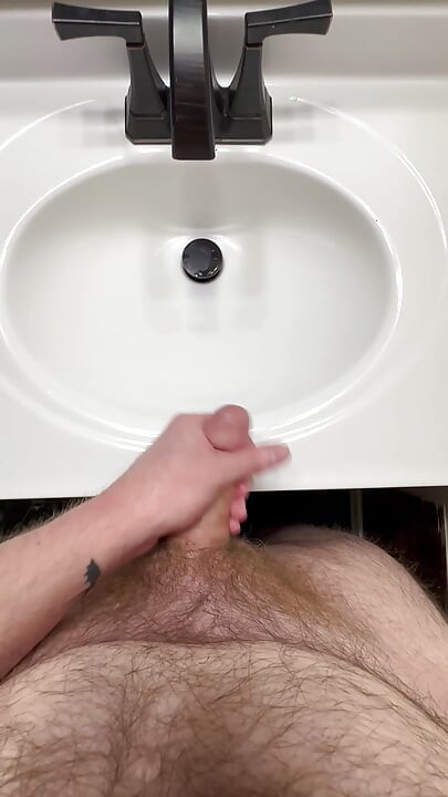 Big boy got too horny jerking his lubed cock and blew too early