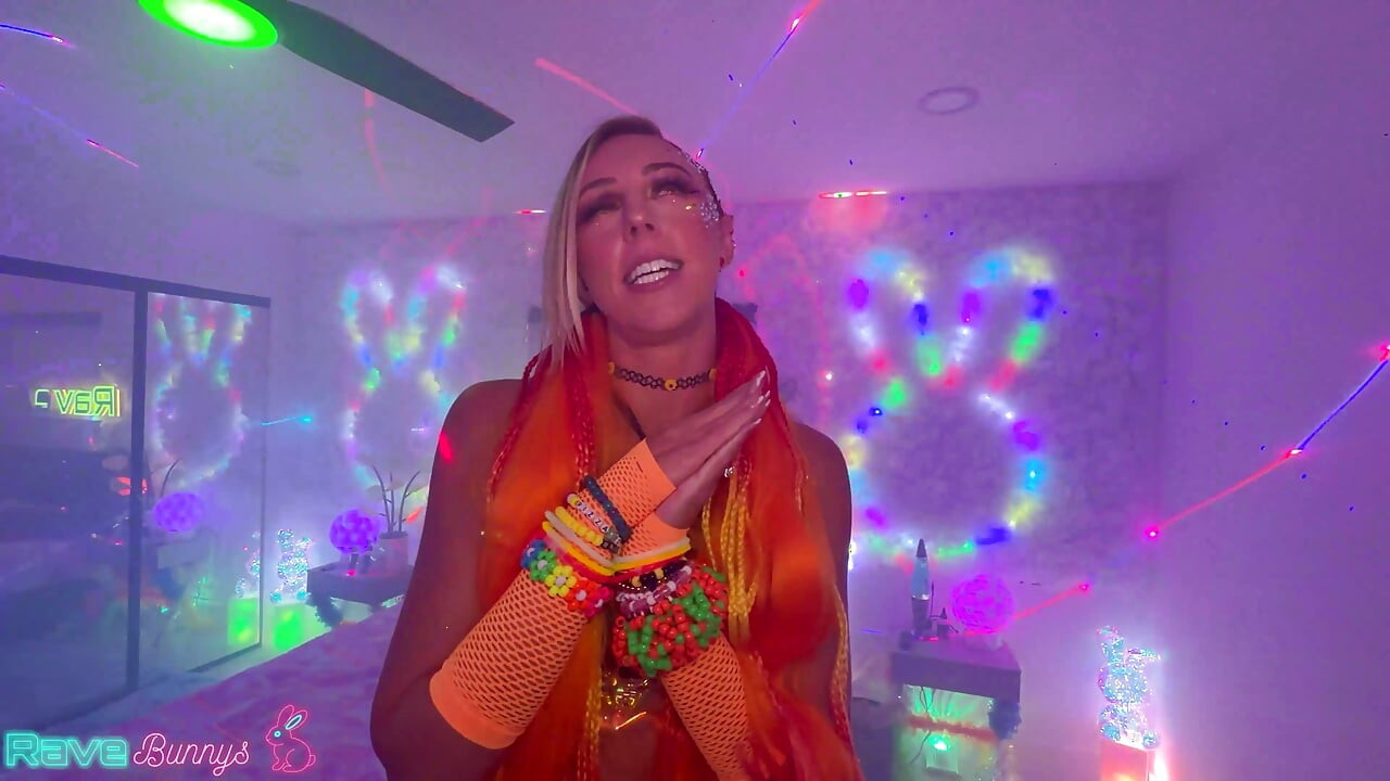 Ognista Hotwife Lo Lacey dostaje zniszczoną cipkę na afterparty!