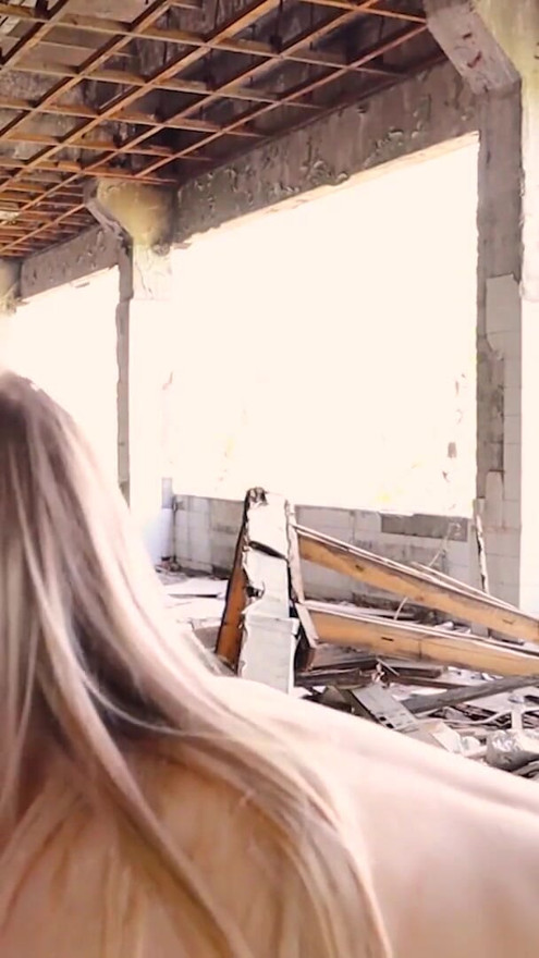 Beautiful Sex With a Schoolgirl In An Abandoned Building | Clip 1