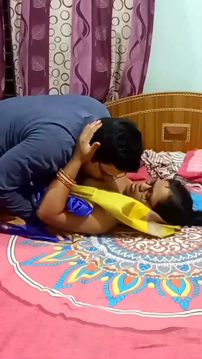 Husband Fucking Virgin Indian Desi Bhabhi Full Naked Hot Sex | Clip 1