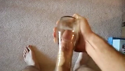 lanet bir cam şişe