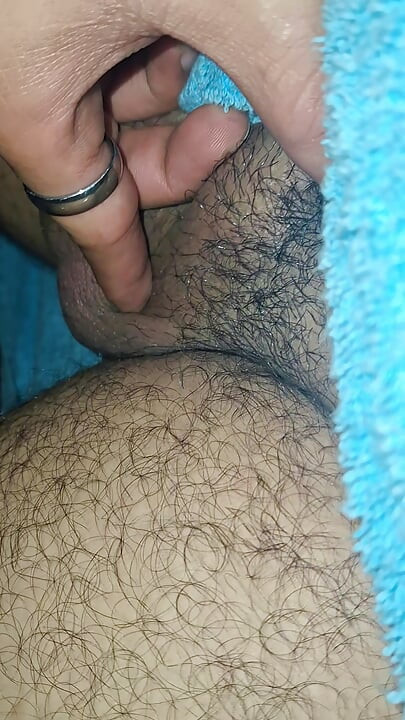 Pria berbulu, siap untuk mandi