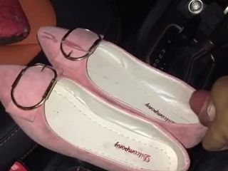 Cum in pink heel