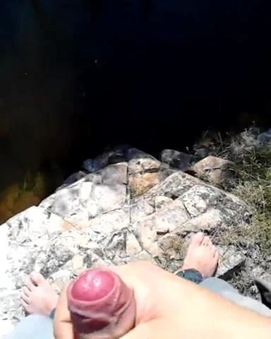 Explosive cumshot in water