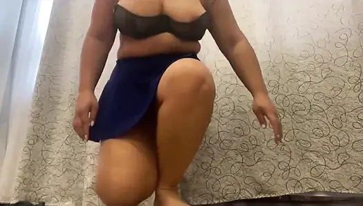 Hot Stepmom Got Horny During Workout