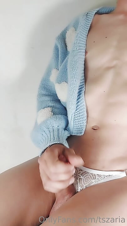 Maricas T - menina goza sem as mãos e arruina seu orgasmo