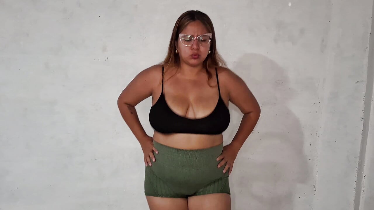 Sapphire Bounces Her Boobs During Her Exercise Routine