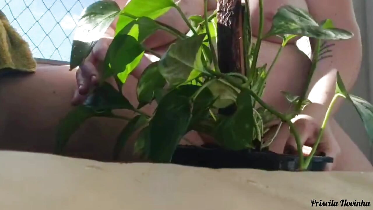 Mostohaanya videót készít mostohafia barátjának, aki kertészkedést tanít - 02. rész