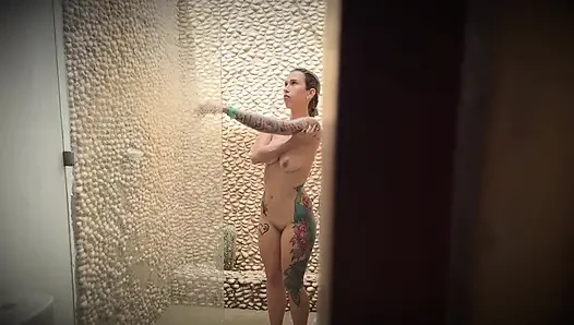 Ayah Tiri Yang Kecanduan Seks Masuk Ke Kamar Mandi Dan Akhirnya Ejakulasi Pada Putri Tirinya