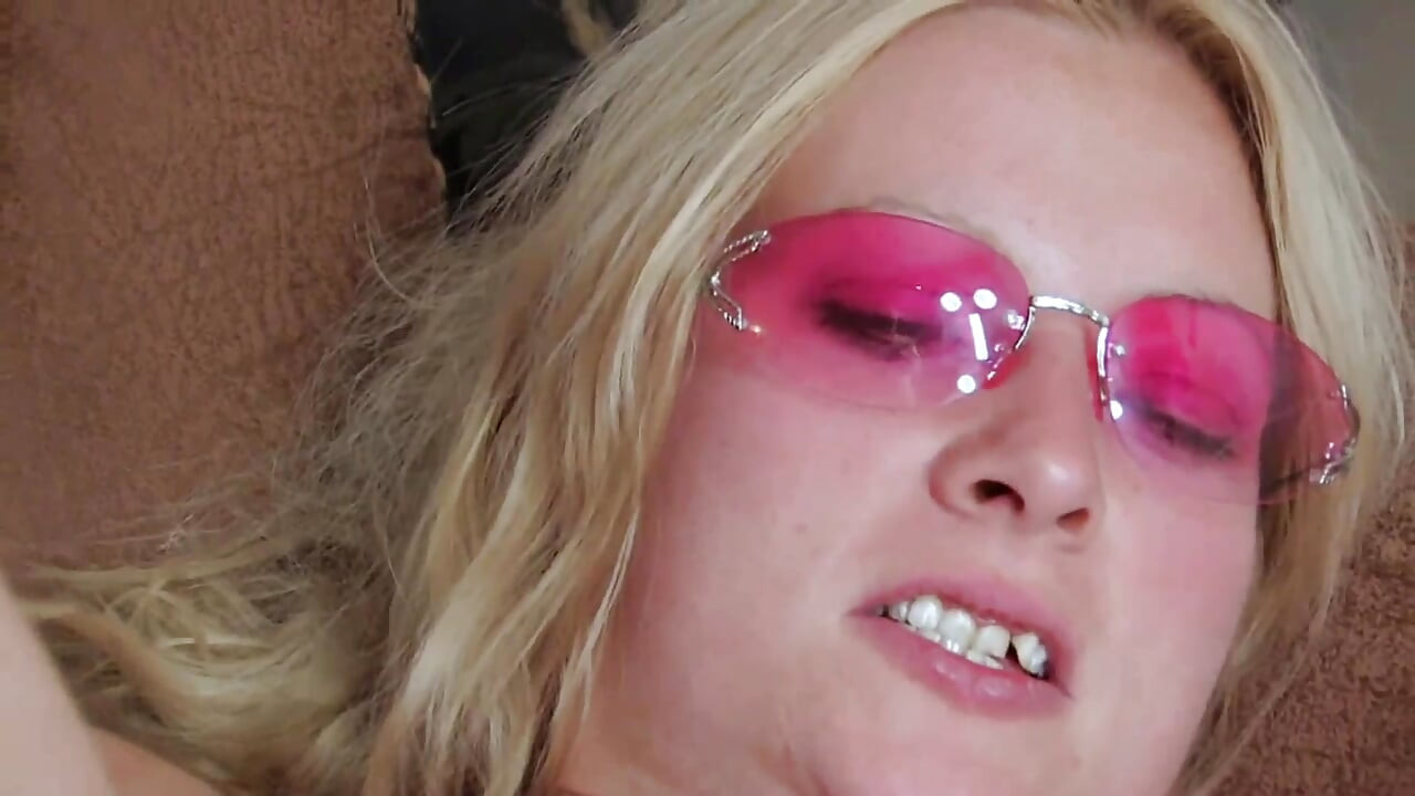 Dva dilda za njezino uživanje