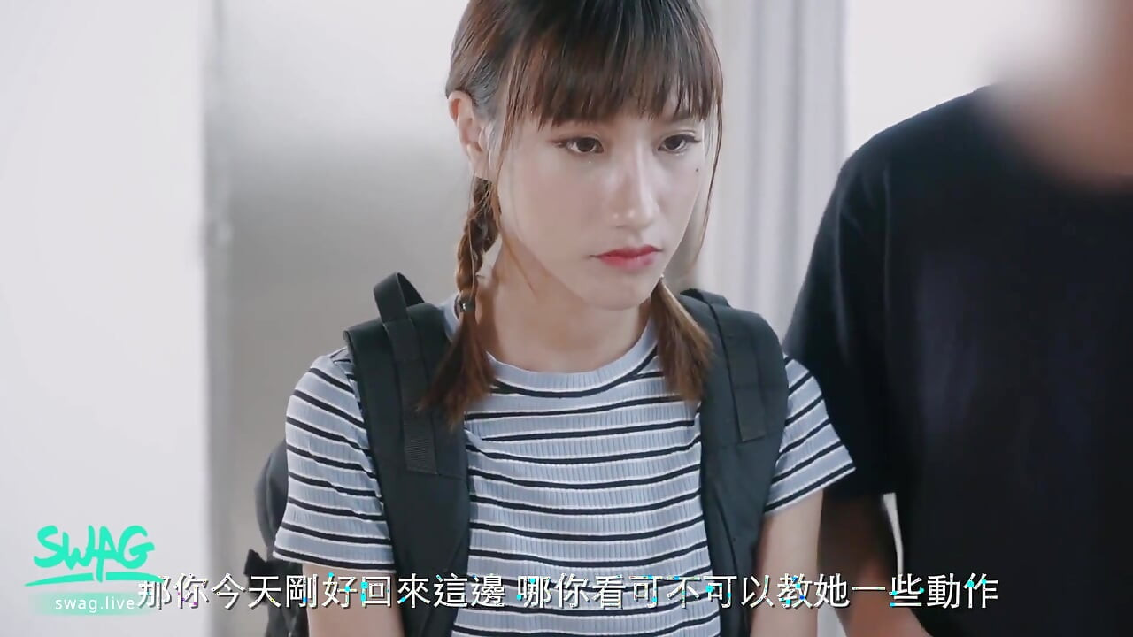 3人コンピレーション:二つのチンコが女の子の膣とアナルを満たす