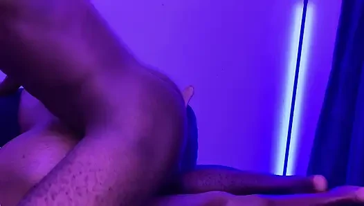 Aku ngentot memek sempit sahabatku habis-habisan sama kontol besar pria kulit hitam