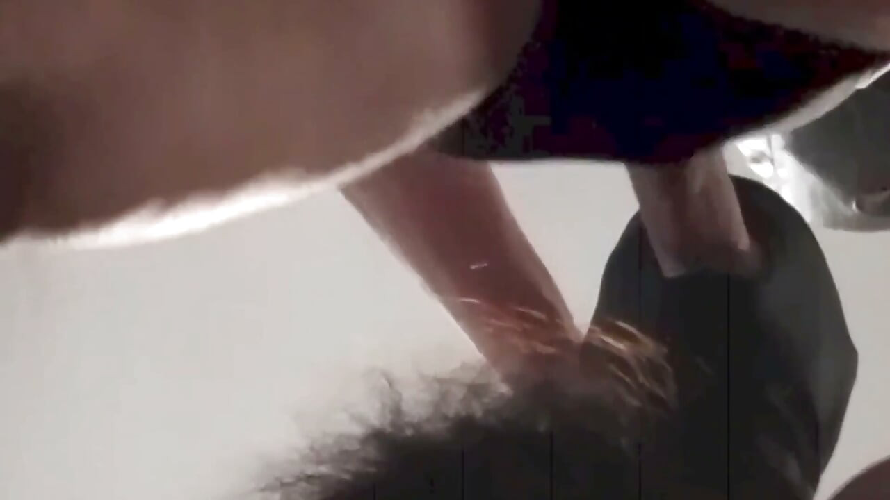 MILF 입에서 정액 사냥 장면