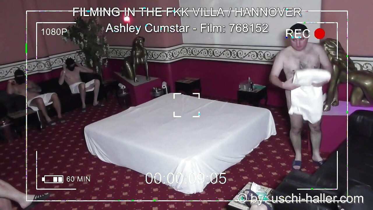 รุมเย็ดกับ Ashley Cumstar และ Laurali - หลังเวที: นี่คือวิธีที่ Uschi Haller ทํางาน - ตอน 2