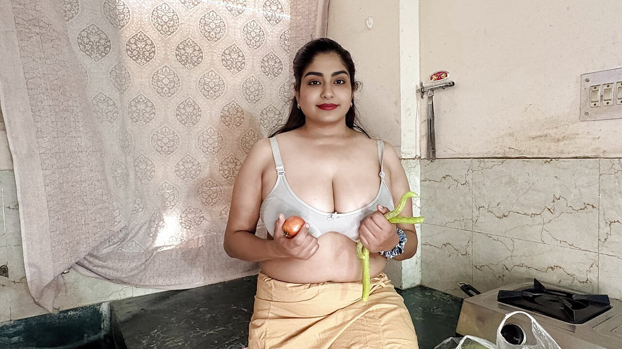 newlywed bhabhi Priya let neighbors boy fuck on Kitchen Stand because he refused to payment for vegetables