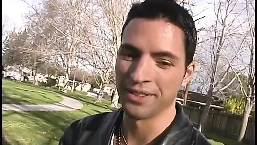 Pantat bahenol cewek semok latina dientot gaya doggy habis-habisan sampai mengerang keenakan