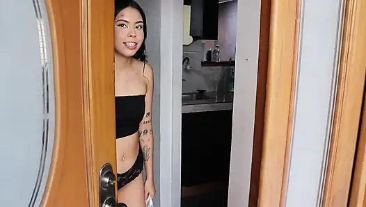 Колумбийская модель спрашивает мнение у гражданского, и он сосёт ей анус