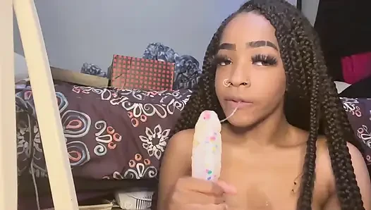 Nikmati permainan / blowjob toket ini & video mandi