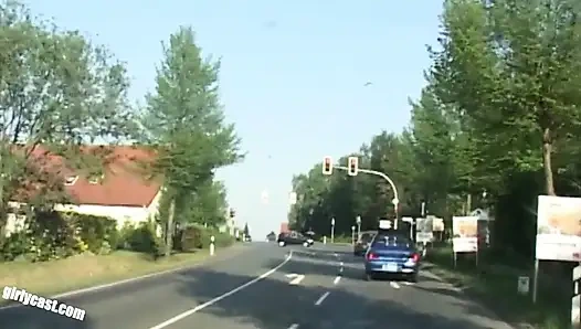 Tatlı melanie alıp götürüp sikiliyor