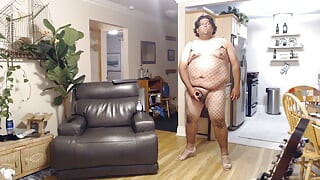 debeli crossdresser masterbates