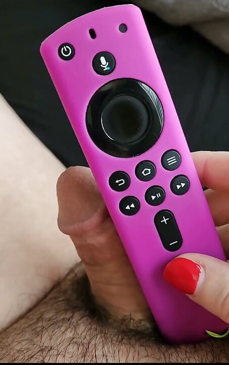 Magst du es, zuzusehen, wie ich meinen kleinen schwanz wichcke?