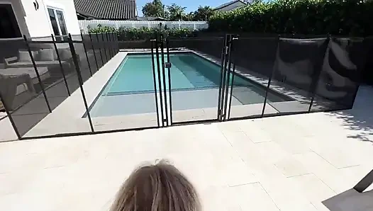 Krissy knight kembali kali ini dia pengen banget nyepong kontolku dan aku ngentot memeknya di luar ruangan