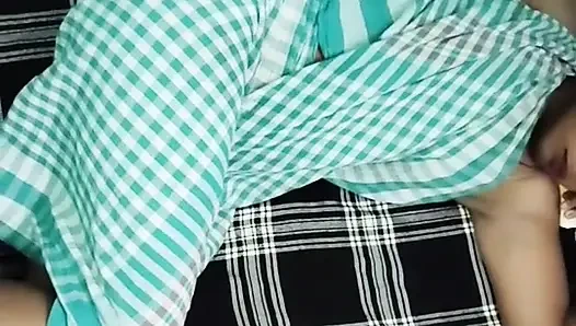 Bhabhi ghar pe thi Akeli Devar Ne Uthaya Opportunity Ka Labh Aur Dal Diya Bhabhi Ke Muh Mein Apna Ling Aur Giraya Bhabhi Ke Muh Mein Apna Ling Ka Pilaya Bhabhi Ko P