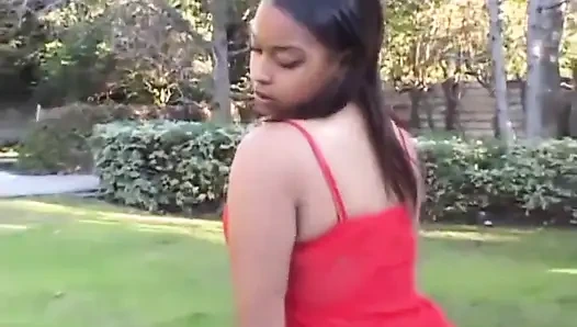 Cewek kulit hitam seksi suka kontol di memek di pantat