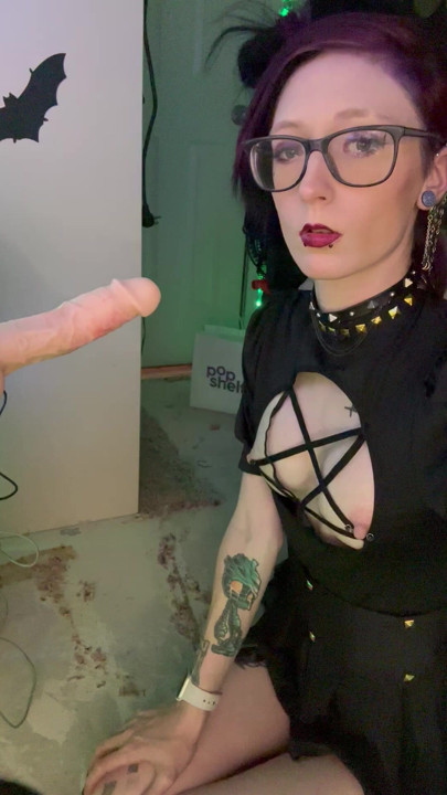 Dildo emiyor