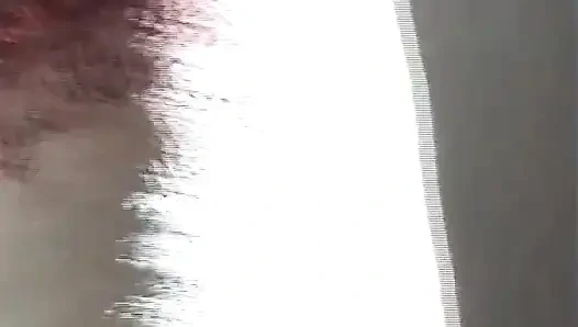 Bacaklı ve naylon çoraplarımla oynuyorum