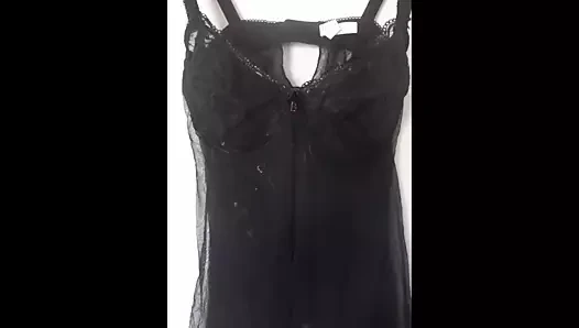 Yeni naylon gecelik üzerine boşalma