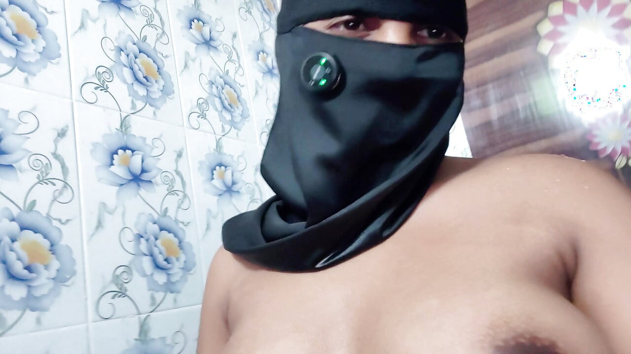 Pasangan Bangladesi berkongkek dalam video xxx di bilik air