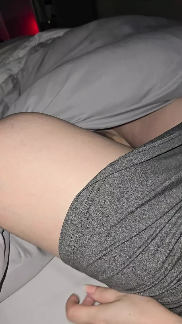 Step son can you lick step mom pussy in bed or not
