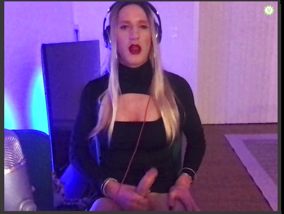 Super Sexy Sissy Solo Jerking on Cam
