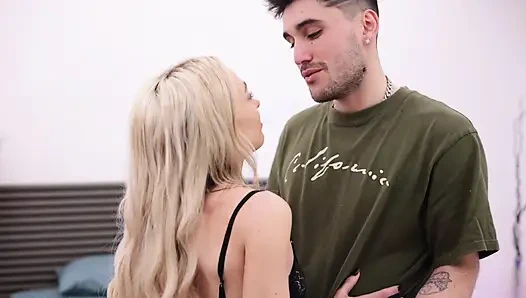 Meine Blonde Freundin Wird Mich Nicht Spielen Lassen, Sie Will, Dass Ich Sie Ficke - Birdie