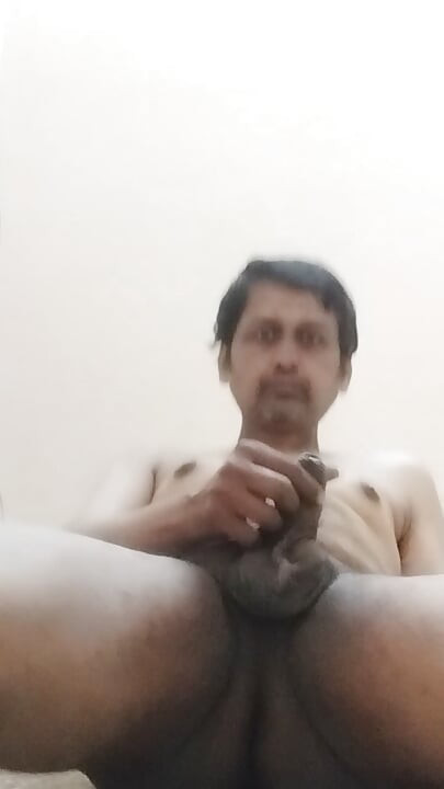 मेरा लंड उठाता है
