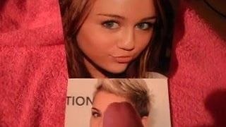 Miley Cyrus - część pokryta spermą 2