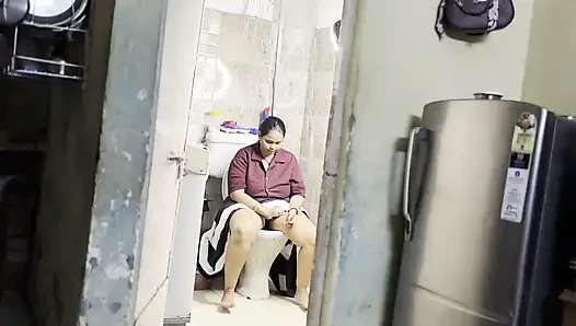 Kakak tiri ki kamar mandi mein terbuka penuh chudai - persetubuhan keras memek basah