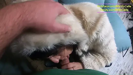 Fluffy blowjob auf dem stuhl – Halsfick und komm auf meinen pelzmantel