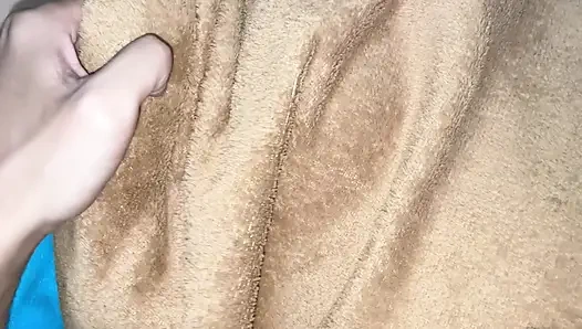 Adik perempuan toket besar bermain game dan aku menunggunya untuk disetubuhi