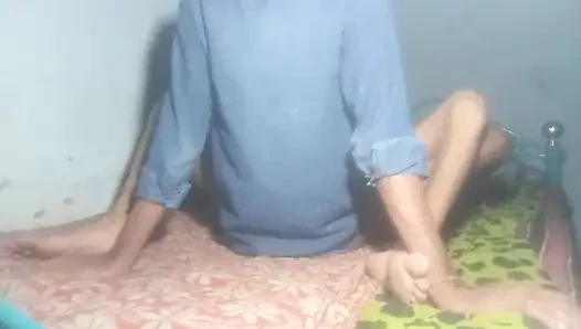 Zum ersten mal sex mit indischem bhabhi