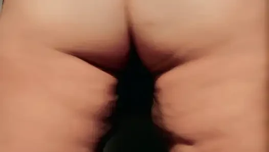 Pantat semok kulit putih shyskiesxx